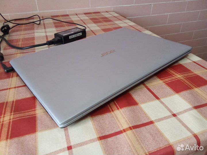 Тонкий мощный Acer