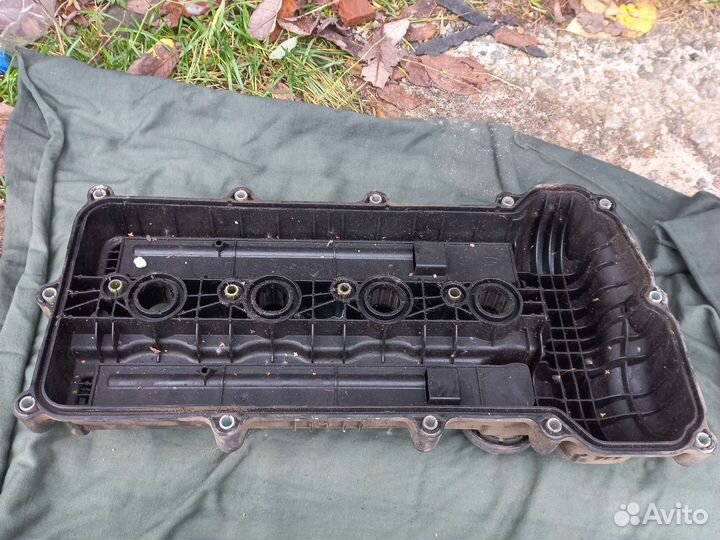 Клапаная крышка на solaris,kia rio3