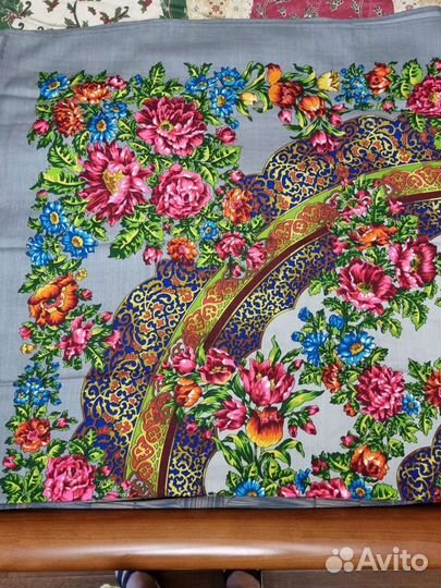 Шали и платки павловопосадские