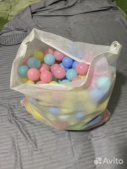 Разноцветные мягкие шары для детей