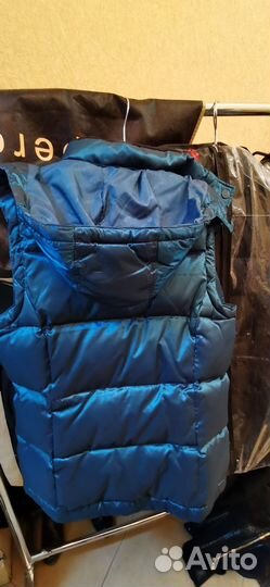 Жилетка женская теплая с капюшоном 46р