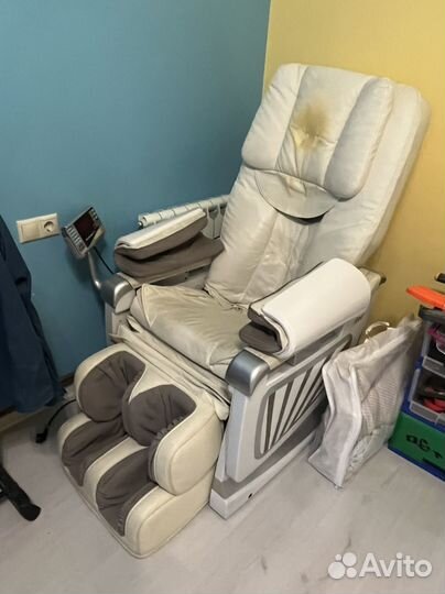 Кожанное кресло массажер