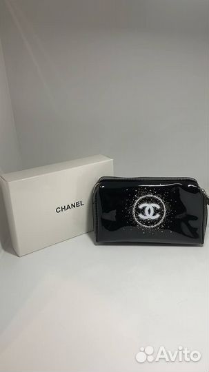 Chanel косметичка черная лаковая