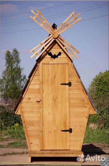 Уличный туалет деревянный