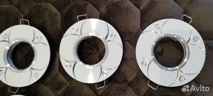 Потолочные точечные светильники