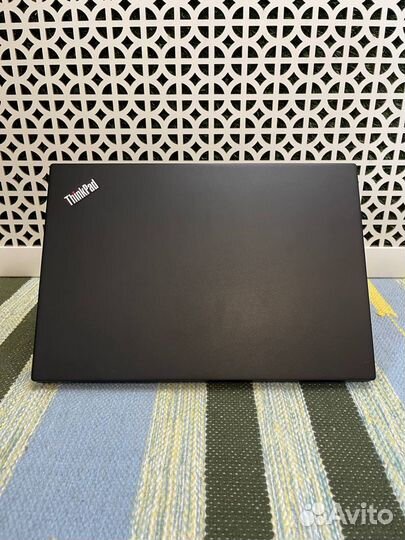 Ноутбук Lenovo thinkpad T490s i7