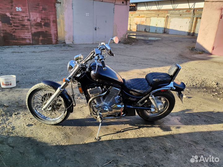 Suzuki Intruder vs 1400