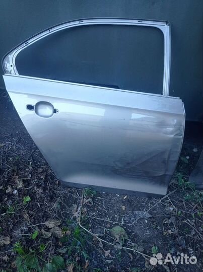 Дверь на volkswagen polo 6