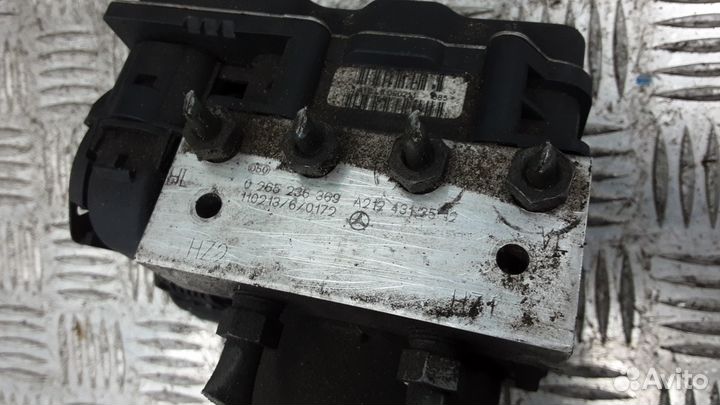 Блок управления тормозами/насос ABS Mercedes-Benz