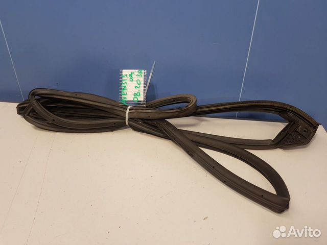 Уплотнитель двери задней правой Toyota Avensis T27