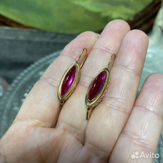 Золотые серьги 583 пробы, корунды