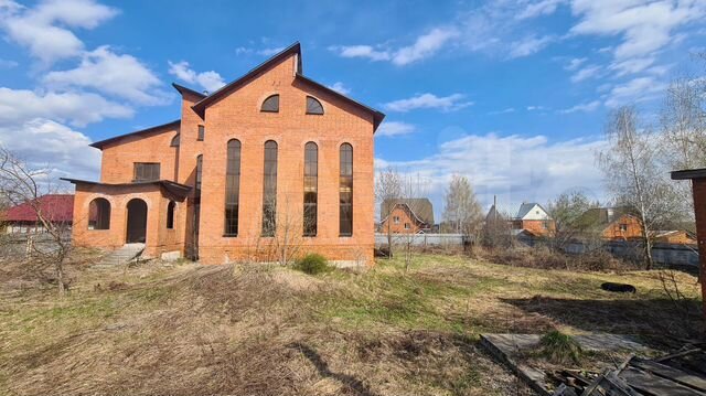 Дом 451,7 м² на участке 23,5 сот.