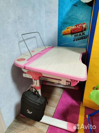 Растущая парта (письменный стол)