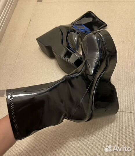 Полусапоги Bershka (41) на массивной подошве