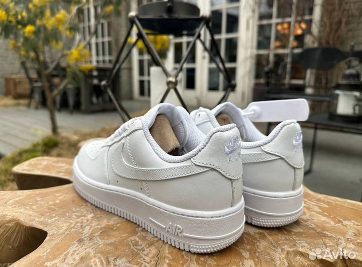 Nike air force 1 low white