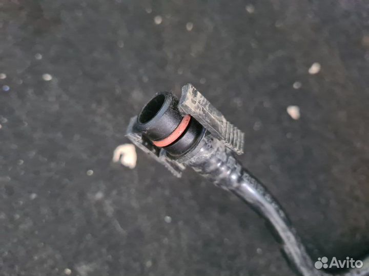 Вакуумная трубка LADA Largus K4M 2016