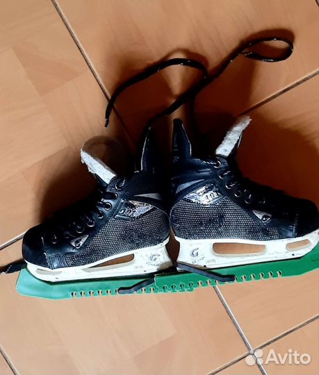 Коньки хоккейные