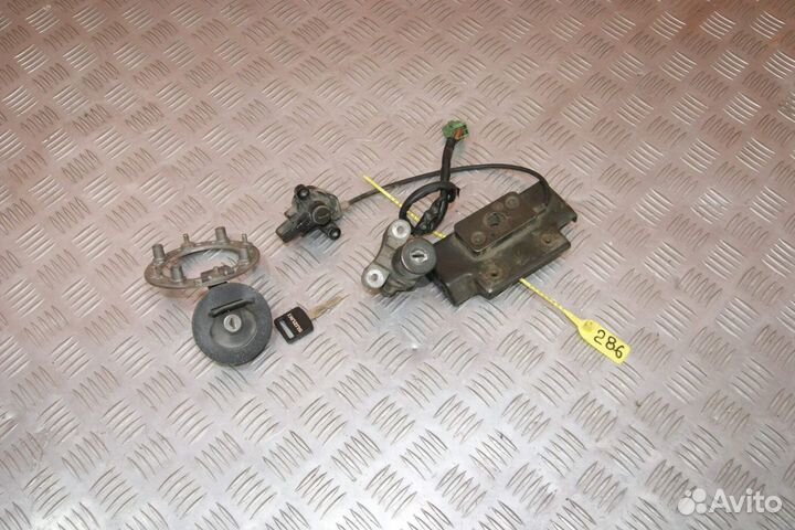 Замок зажигания (комплект) Suzuki Bandit 250