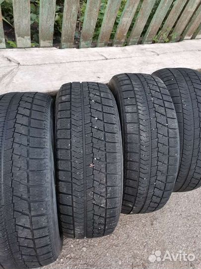 Bridgestone Blizzak VRX 215/60 R16