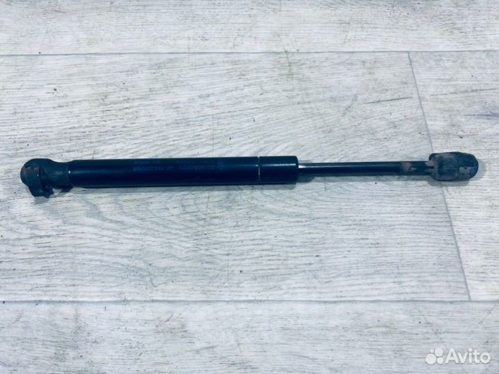 Амортизатор двери багажника Ford Focus седан 1.6
