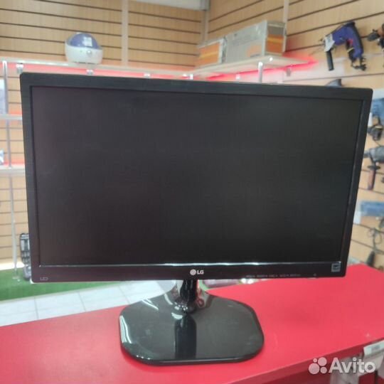 Монитор. LG 20M47D