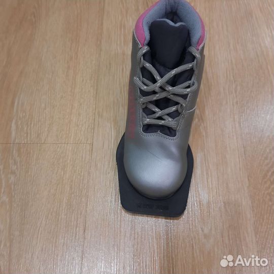 Ботинки лыжные, фирмы novus