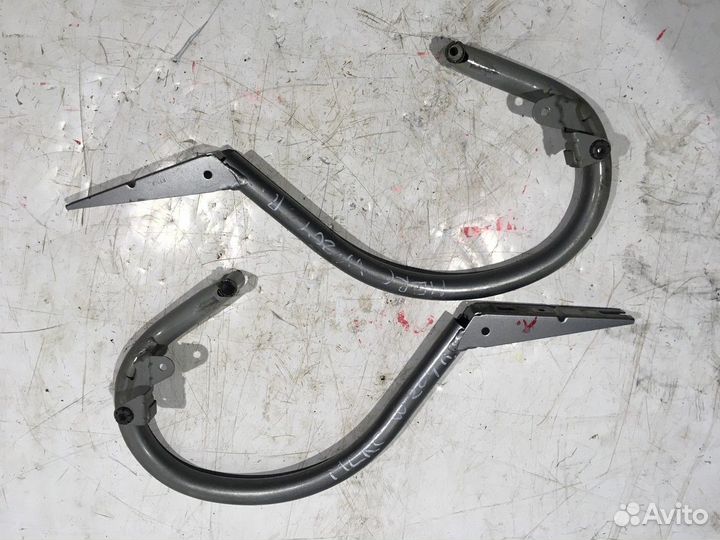 Петля крышки багажника (Mercedes-Benz C-class)