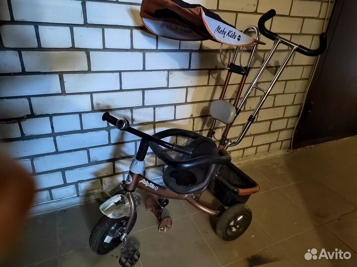 Детский велосипед с родительской ручкой