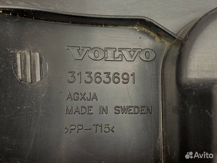 Кожух рулевой колонки Volvo Xc90 2