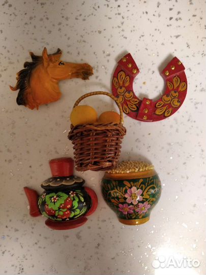 Магниты на холодильник из разных стран и городов