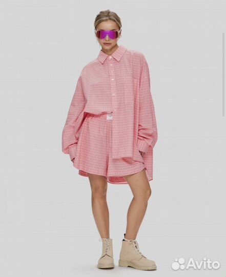 Monochrome костюм