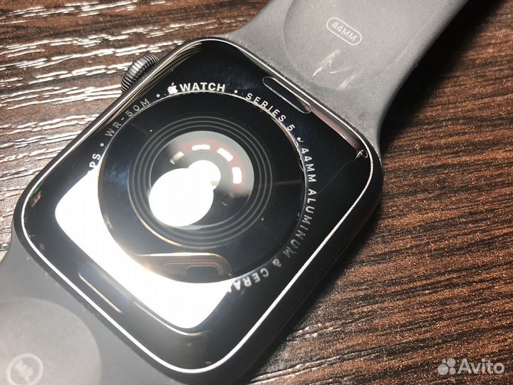 Часы apple Watch 5 44 mm бу