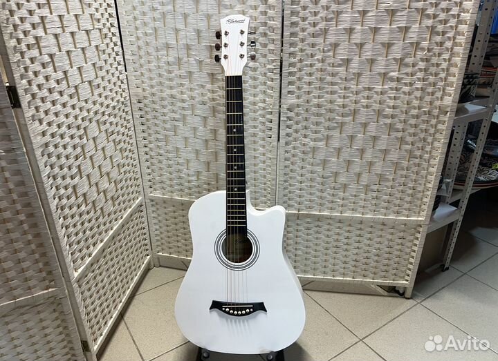 Гитара белая акустика