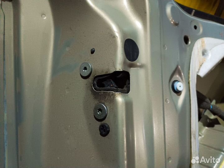 Замок двери задней левой Citroen Berlingo B9