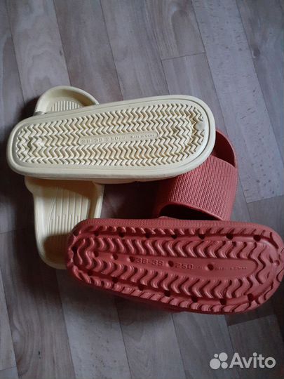 Шлепанцы женские