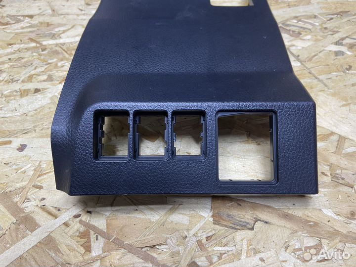 Накладка торпеды левая Toyota Rav4 40