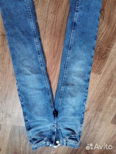 Джинсы