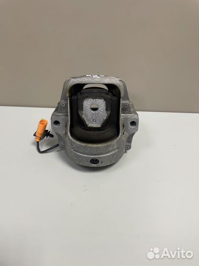 Опора двигателя правая Ауди Ку5 Q5 8R