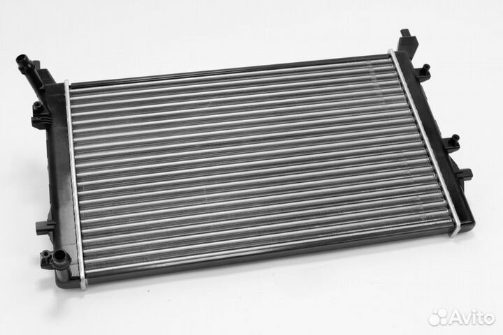 Радиатор охлаждения Skoda Superb Octavia в наличии