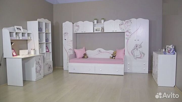 Стеллаж в детскую