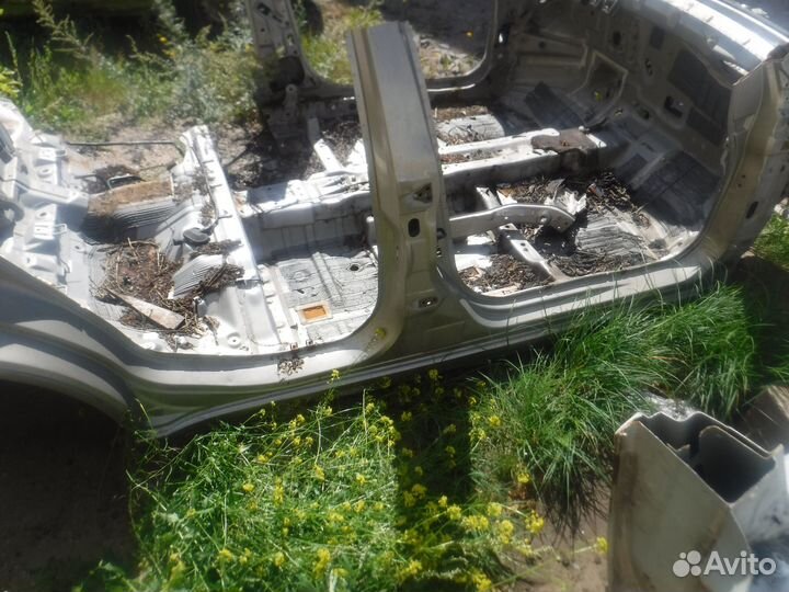 Порог правый mitsubishi Galant 9 2009