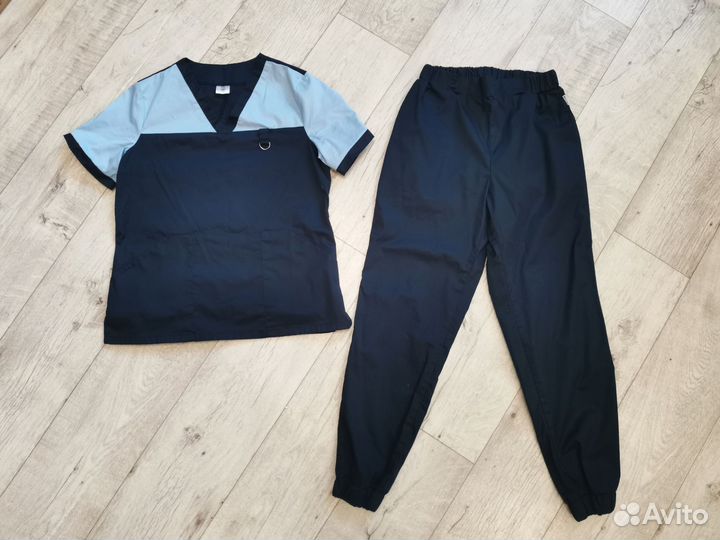 Медицинский костюм новый