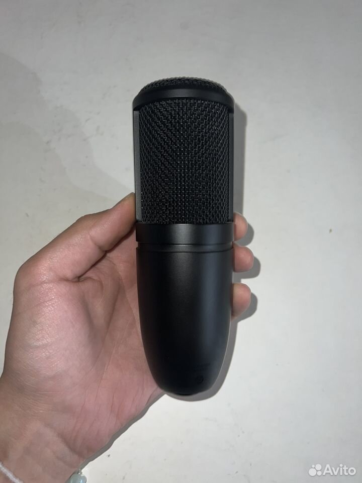 Микрофон AKG p120