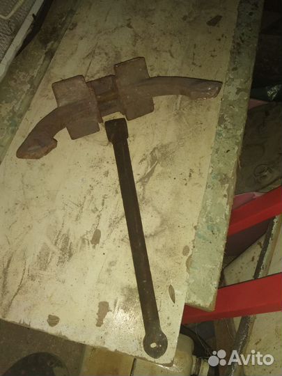 Якорь холла