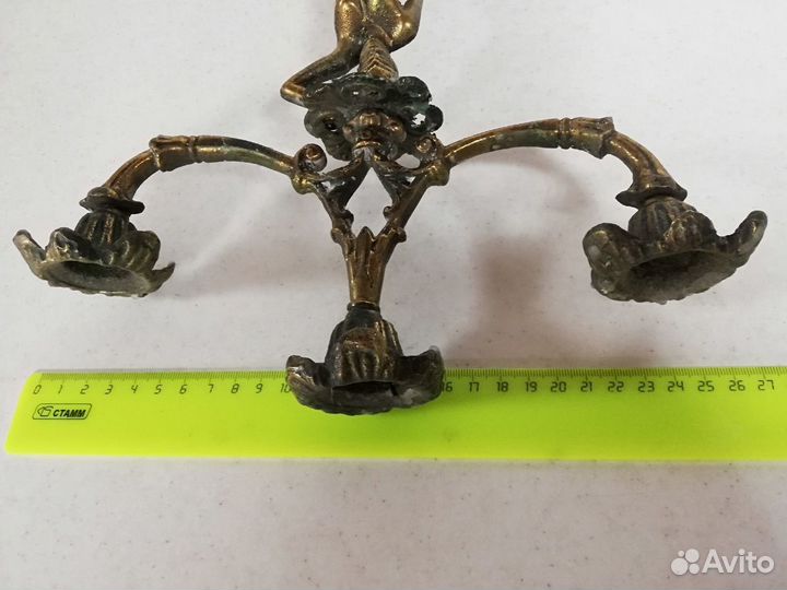 Старинный подсвечник из бронзы