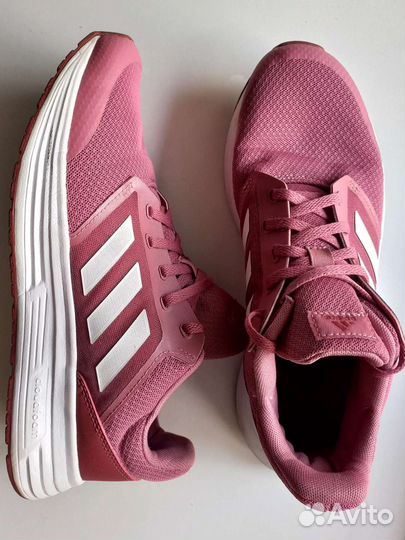 Кроссовки женские 40 размер бу