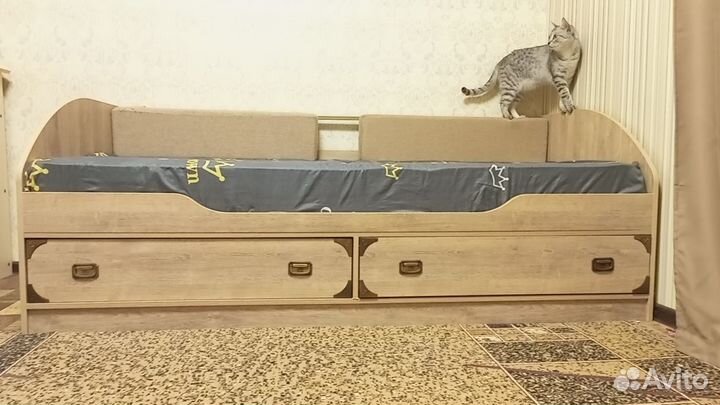 Кровать полуторка с ящиками и матрасом