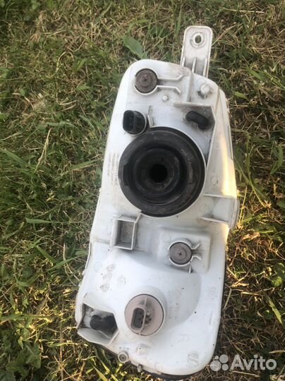 Правая фара акцент