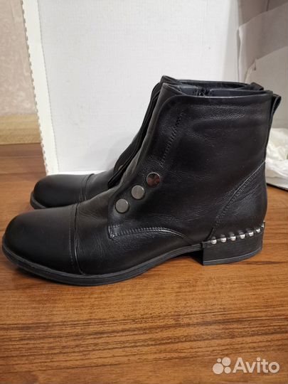 Ботинки женские