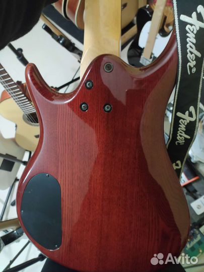 Бас гитара 5 струн